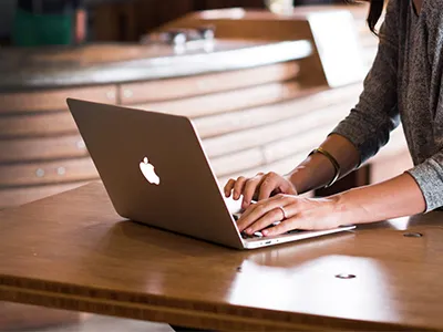 ¿Cuál es la función del equipo de contrapeso de puerta rápida de PVC?